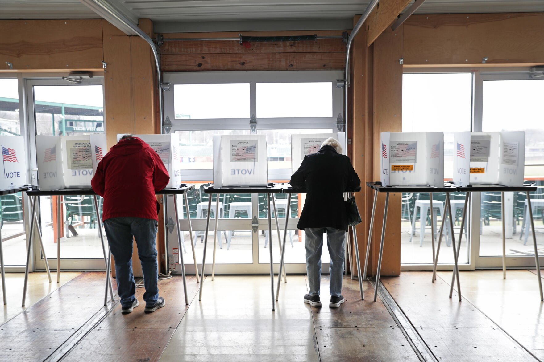 040522voting05-04052022160258